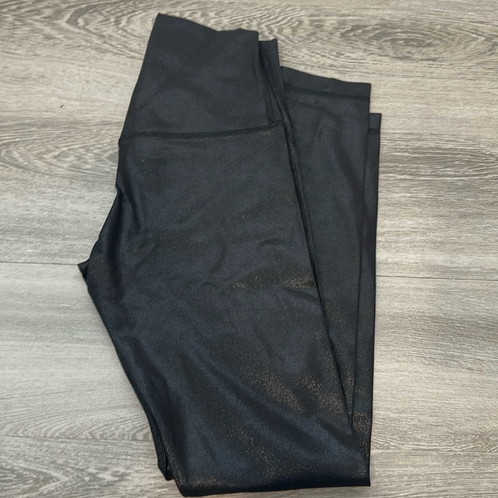 Lululemon shimmer black align 23” leggings worn once